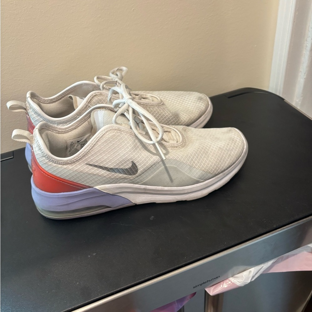 Nike Air Motion 2